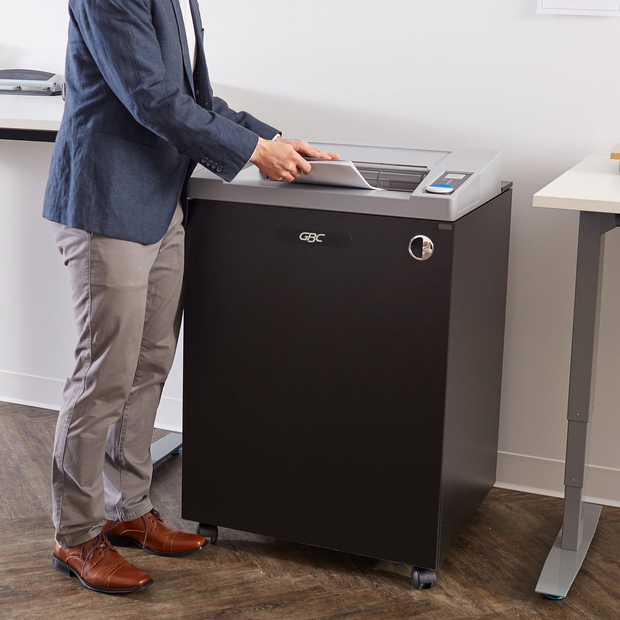 Image of GBC CX22-44 Cross Cut Shredder